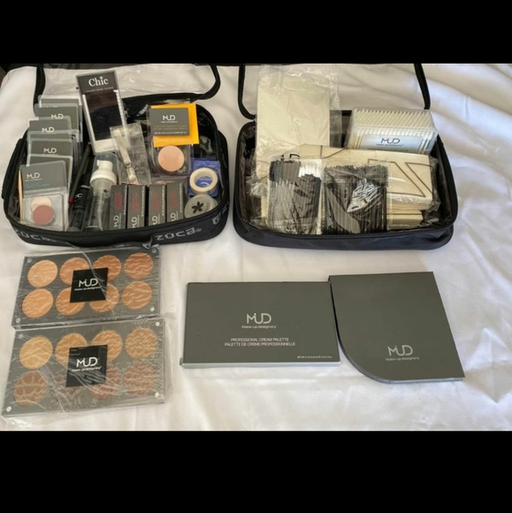 MUD MAKE-UP DESIGNORY - Picture 1 of 6